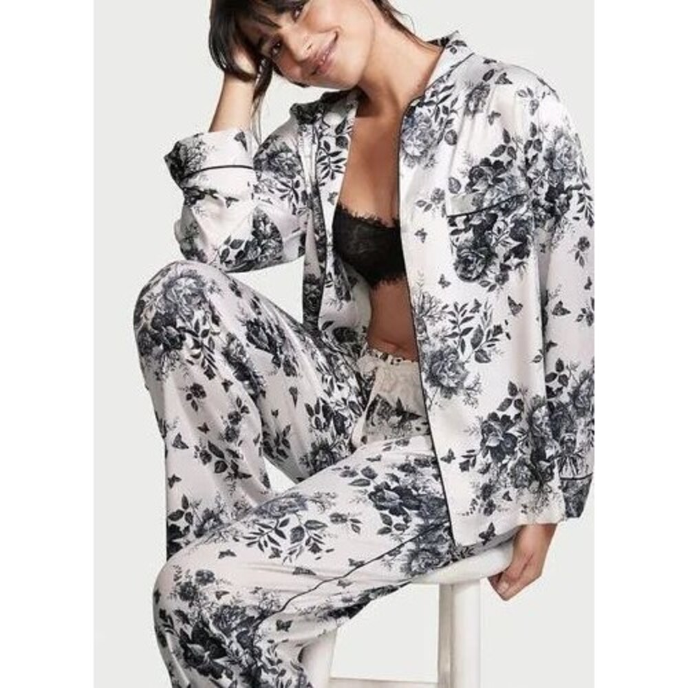 Victoria's Secret Hidden Bunny Toile Print Ivory Black Satin Pajama Pants Large